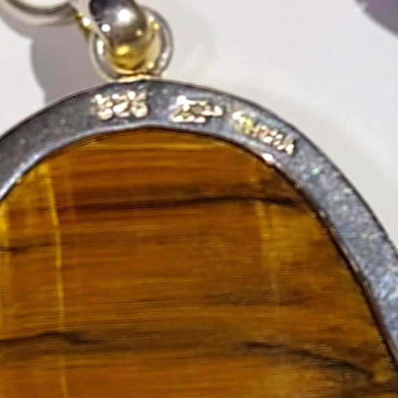 Tiger eye medallion in sterling silver--a  Stunnin - Picture 5 of 12